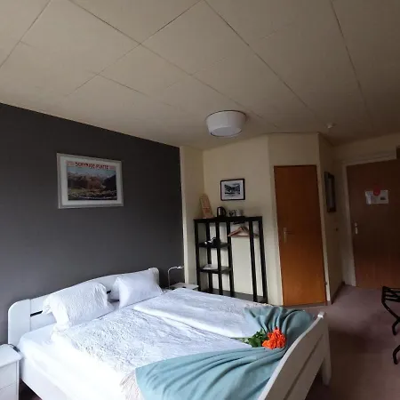 Alpenrose And Gardens 2*