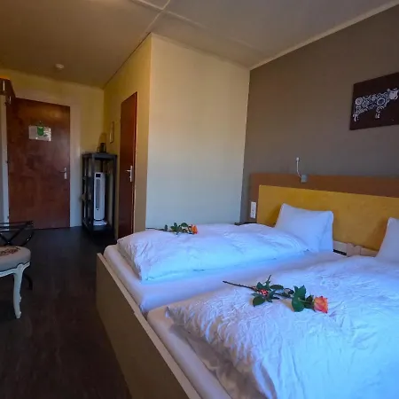 Hotel Alpenrose And Gardens