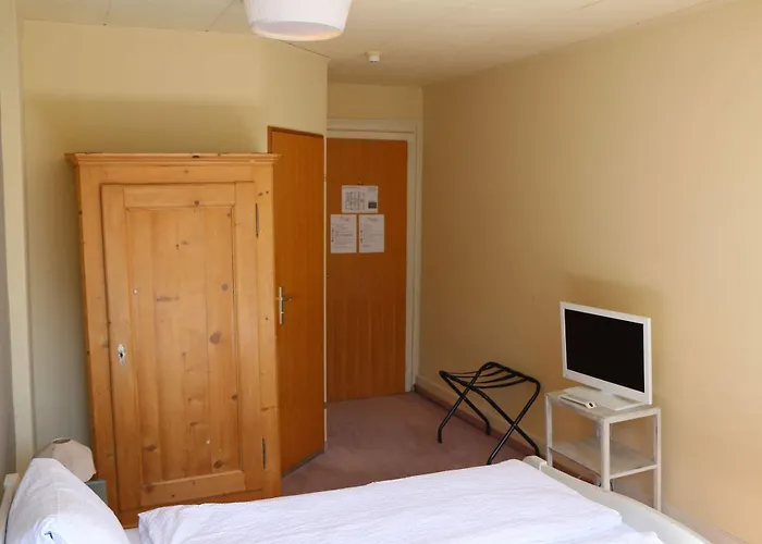 Alpenrose And Gardens