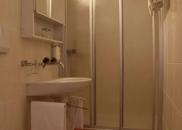 Hotel Alpenrose And Gardens