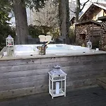 Alpenrose Hotel And Gardens