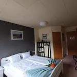 Alpenrose Hotel And Gardens 2*