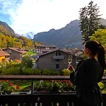 Alpenrose Hotel And Gardens Hotel 2*
